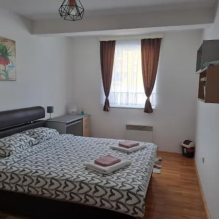 Park Apartmán *
